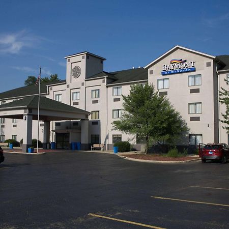 Baymont By Wyndham Portage Hotel Bagian luar foto