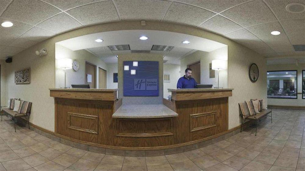 Baymont By Wyndham Portage Hotel Interior foto