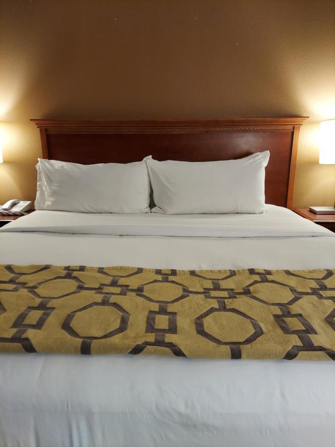 Baymont By Wyndham Portage Hotel Bagian luar foto