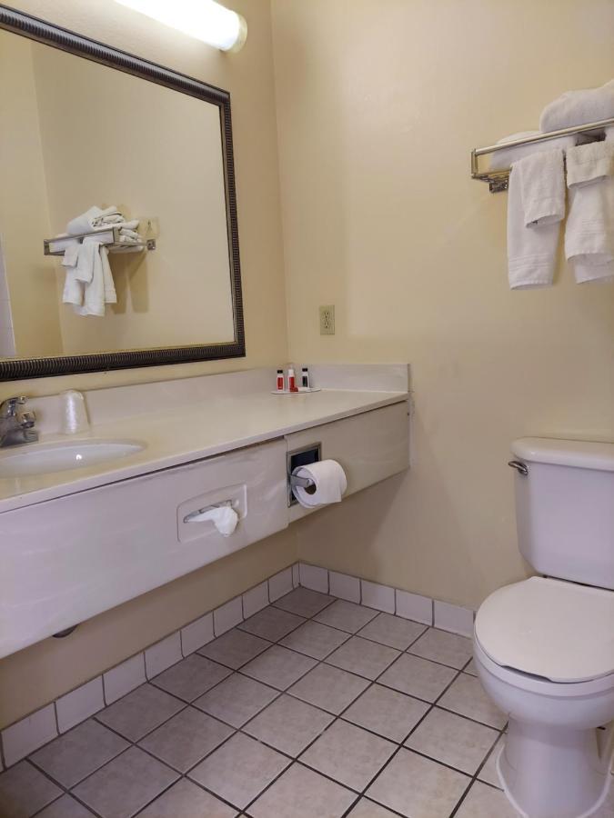 Baymont By Wyndham Portage Hotel Bagian luar foto