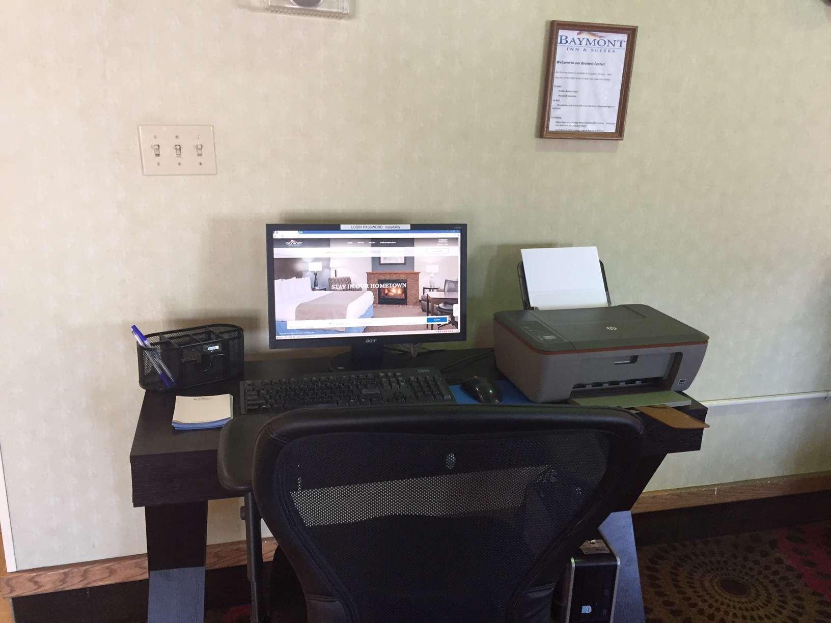 Baymont By Wyndham Portage Hotel Bagian luar foto