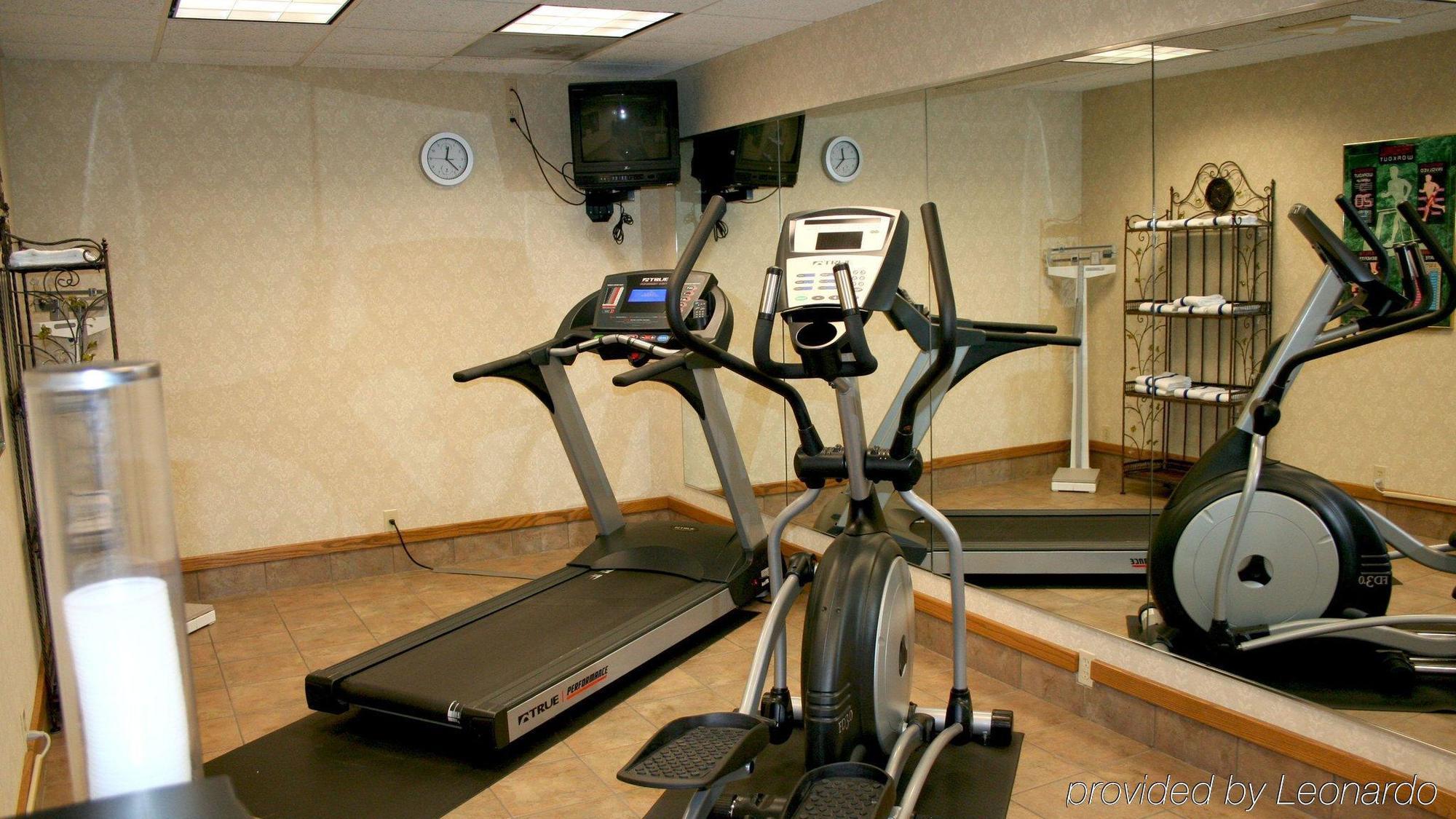 Baymont By Wyndham Portage Hotel Bagian luar foto