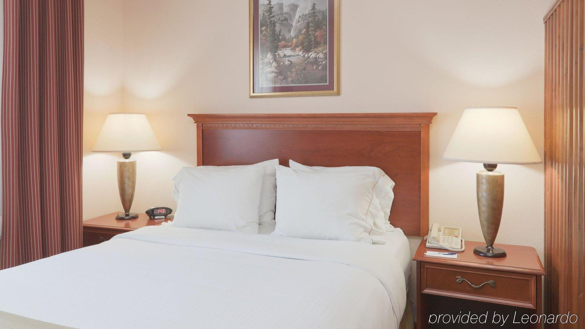 Baymont By Wyndham Portage Hotel Bagian luar foto