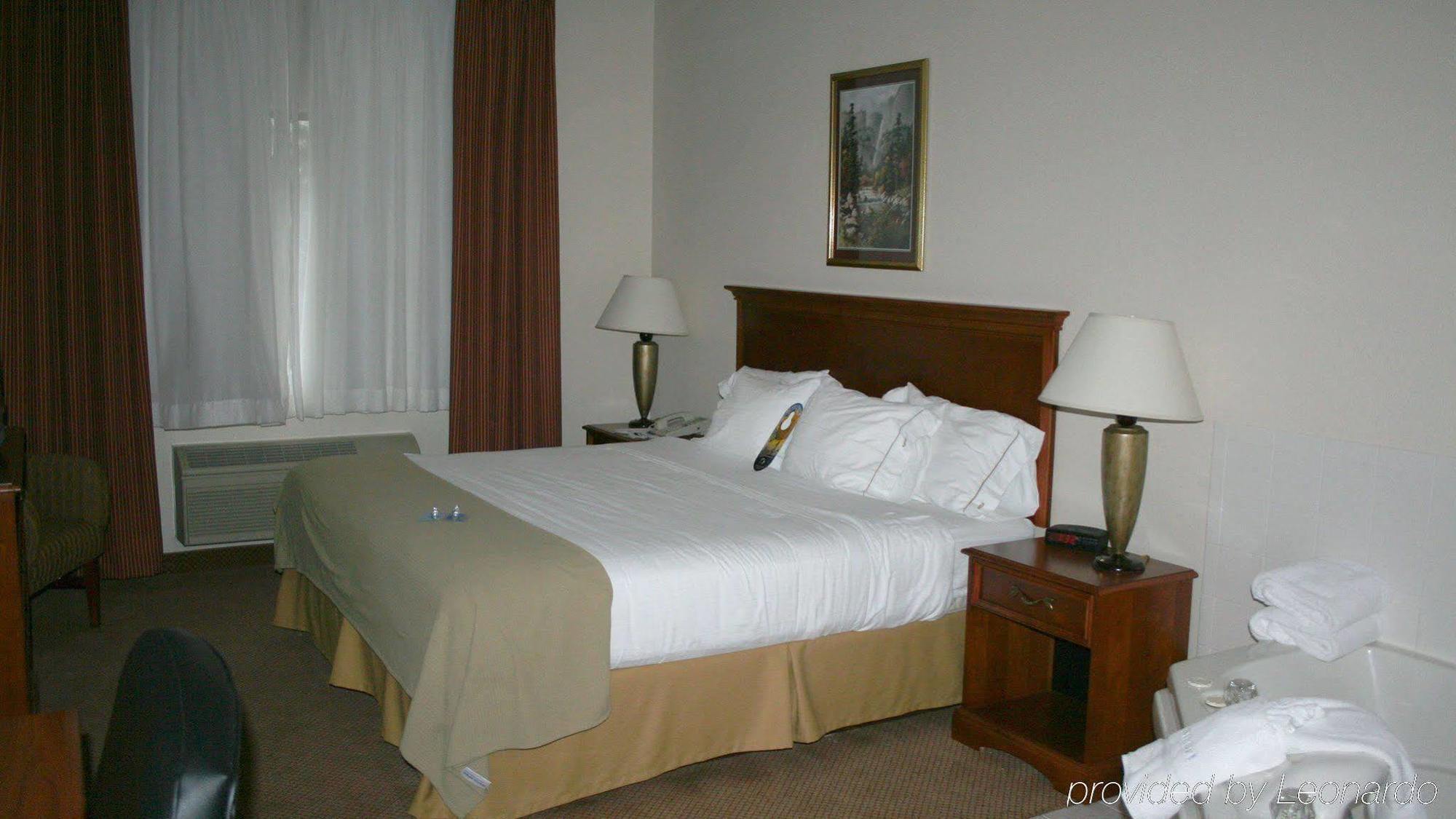 Baymont By Wyndham Portage Hotel Bagian luar foto
