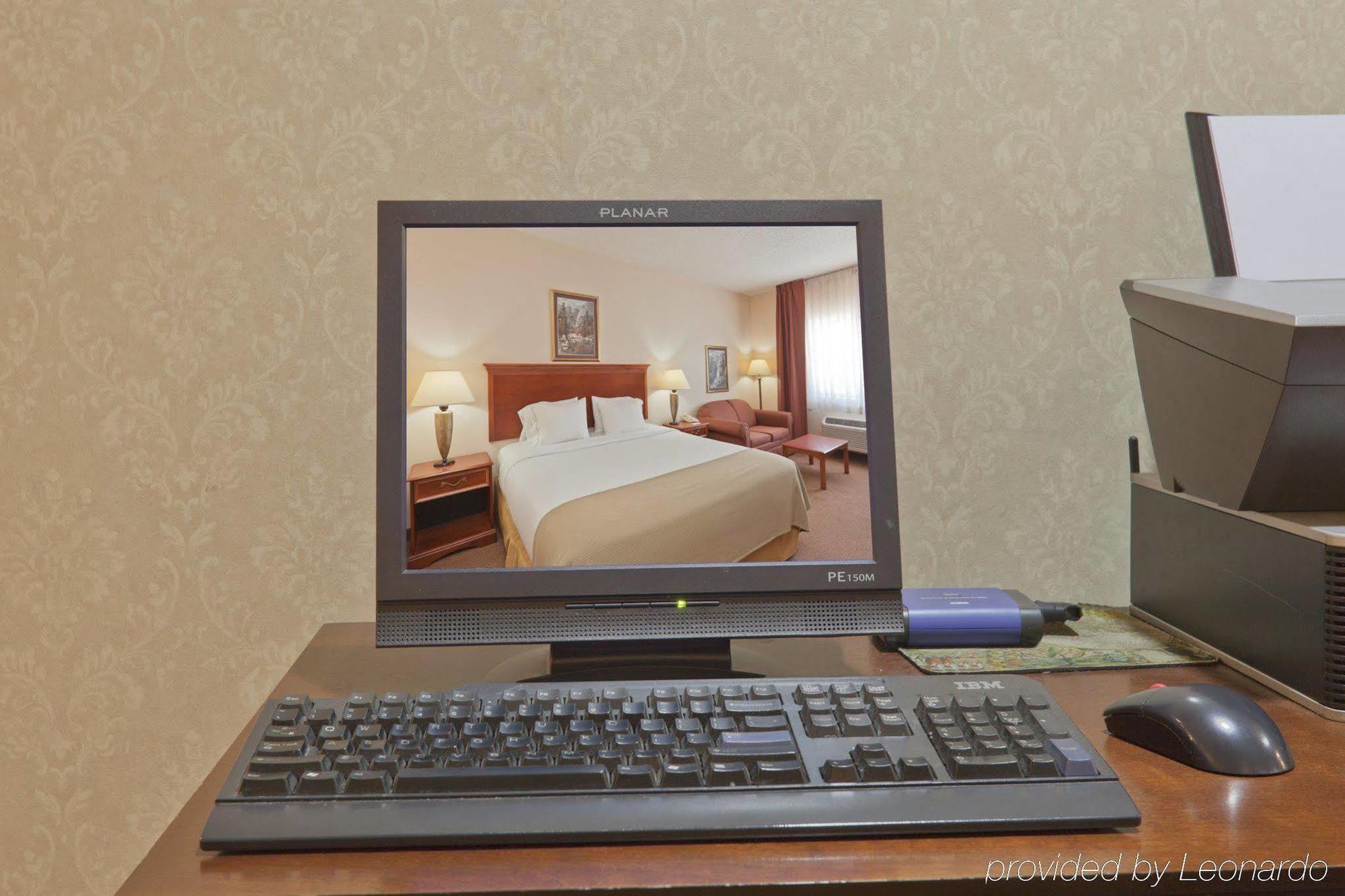 Baymont By Wyndham Portage Hotel Fasilitas foto