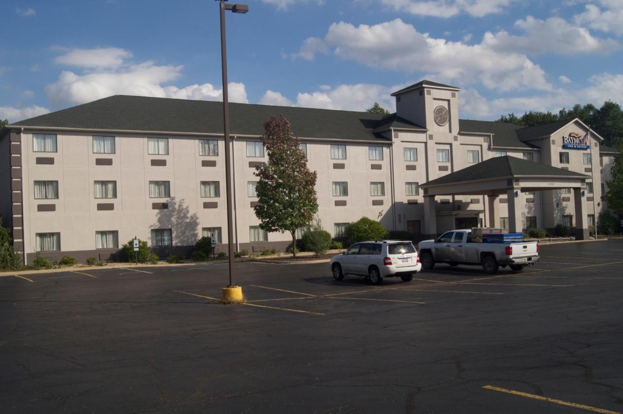 Baymont By Wyndham Portage Hotel Bagian luar foto